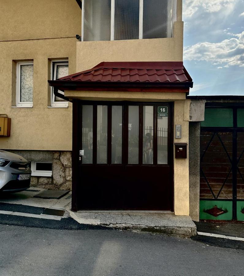 B Home Apartment For Rent Сараево Экстерьер фото